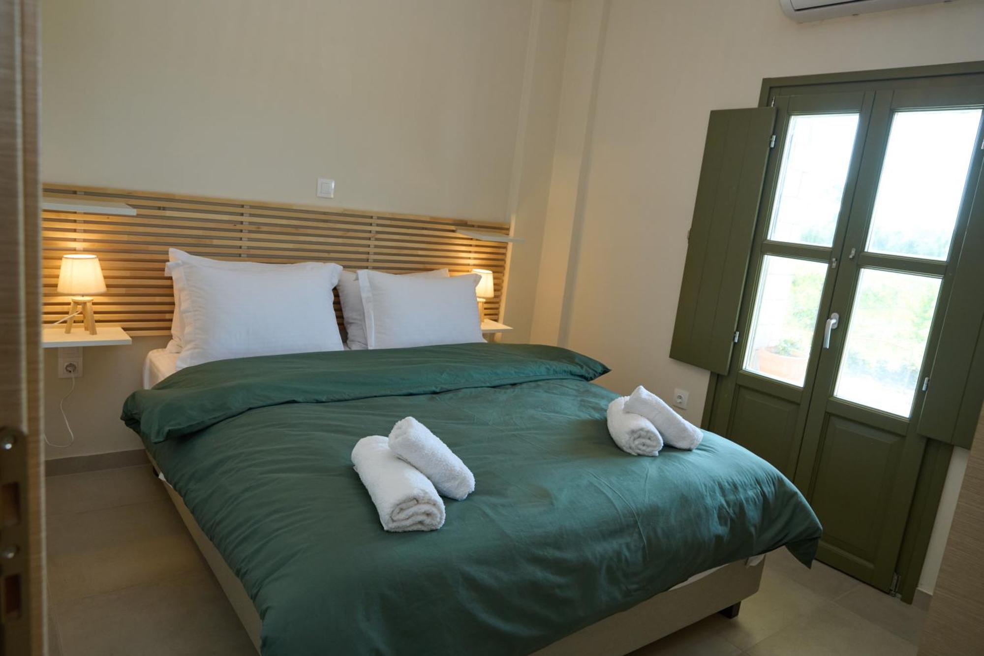 La Familia Luxury Private Maisonettes Near The Sea Gythio Exterior foto