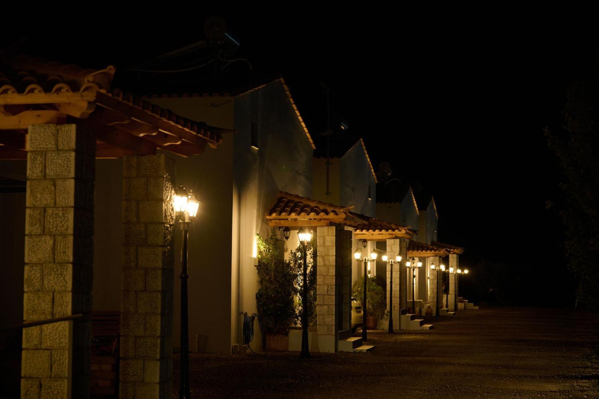 La Familia Luxury Private Maisonettes Near The Sea Gythio Exterior foto